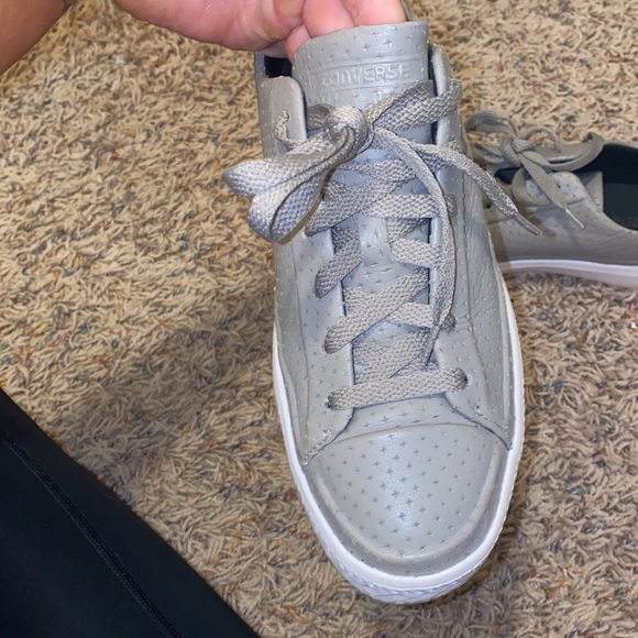 Gray/mauve leather Converse - Picture 2 of 4